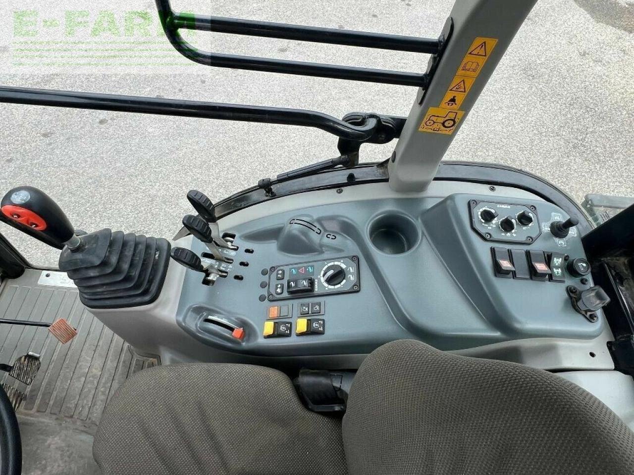 Traktor типа CLAAS nexos 240 m, Gebrauchtmaschine в ST ANDIOL (Фотография 15)