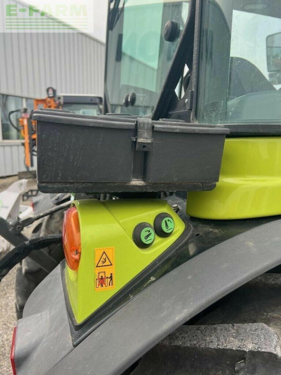 Traktor типа CLAAS nexos 240 m, Gebrauchtmaschine в ST ANDIOL (Фотография 21)