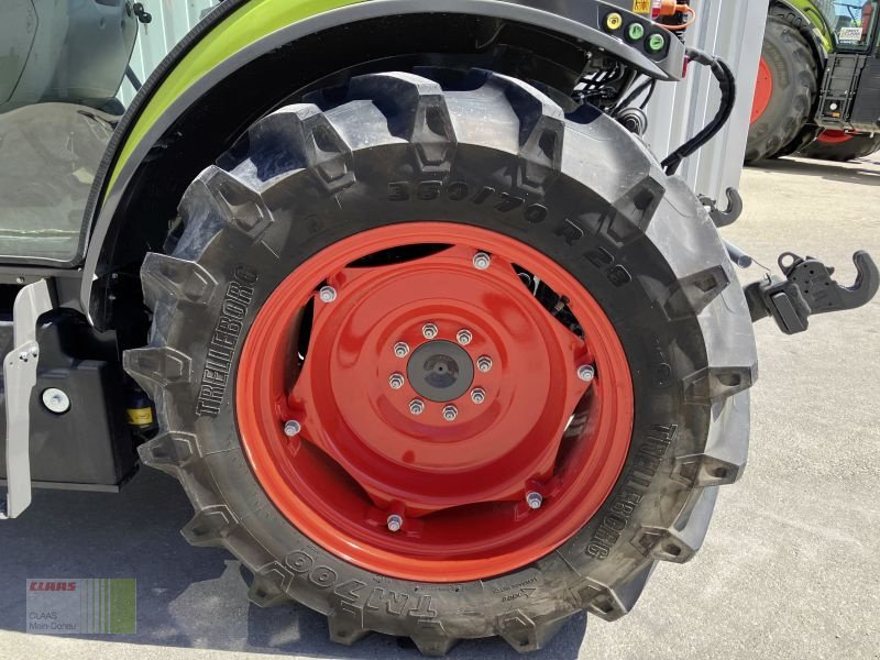 Traktor des Typs CLAAS NEXOS 240 S  ADVANCED, Neumaschine in Gollhofen (Bild 10)