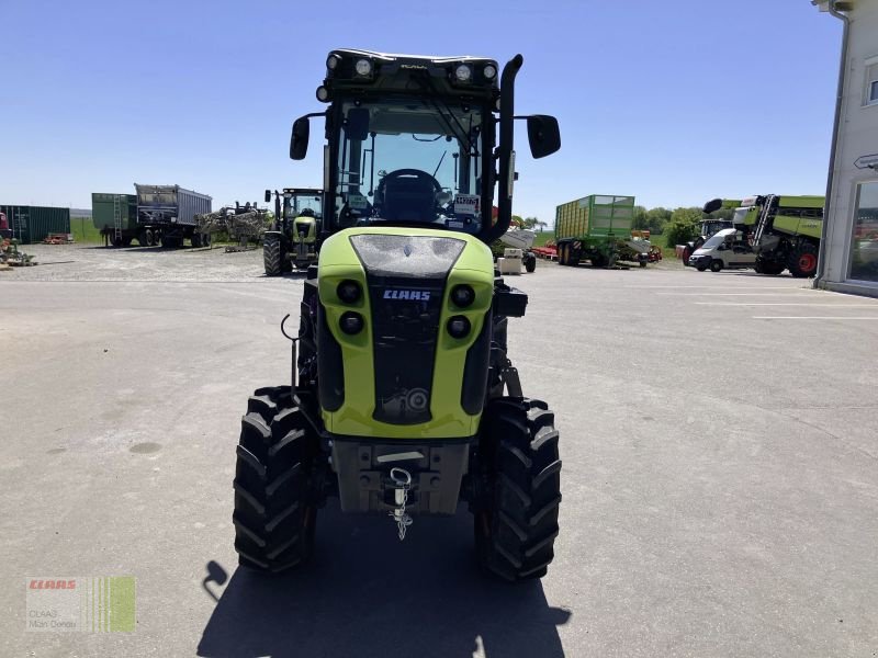 Traktor des Typs CLAAS NEXOS 240 S  ADVANCED, Neumaschine in Gollhofen (Bild 5)