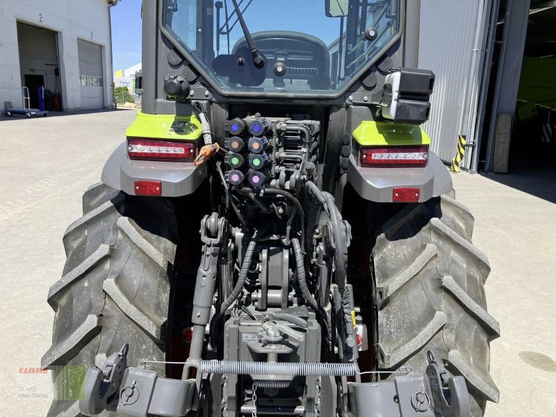 Traktor des Typs CLAAS NEXOS 240 S  ADVANCED, Neumaschine in Gollhofen (Bild 8)