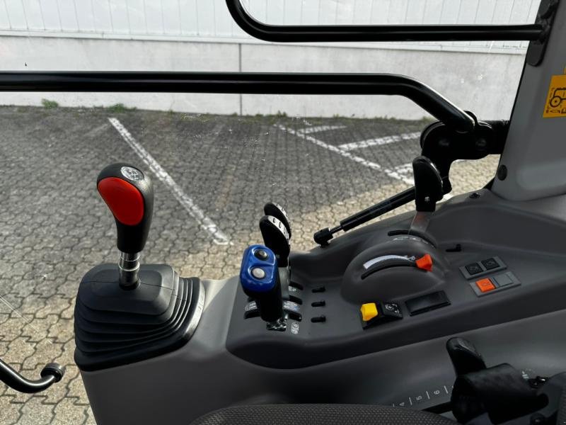 Traktor Türe ait CLAAS NEXOS 240 S, Gebrauchtmaschine içinde Hockenheim (resim 13)