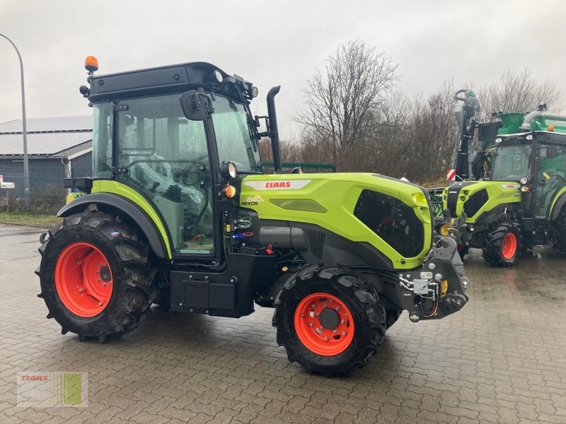 Traktor des Typs CLAAS NEXOS 240 S, Neumaschine in Alveslohe (Bild 4)