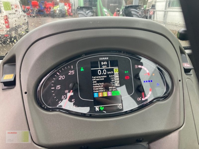 Traktor des Typs CLAAS NEXOS 240 S, Neumaschine in Alveslohe (Bild 13)