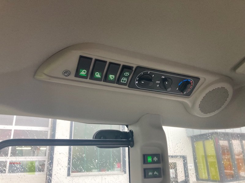 Traktor des Typs CLAAS NEXOS 240 S, Neumaschine in Alveslohe (Bild 15)