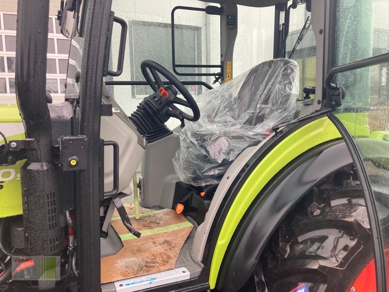 Traktor des Typs CLAAS NEXOS 240 S, Neumaschine in Alveslohe (Bild 18)