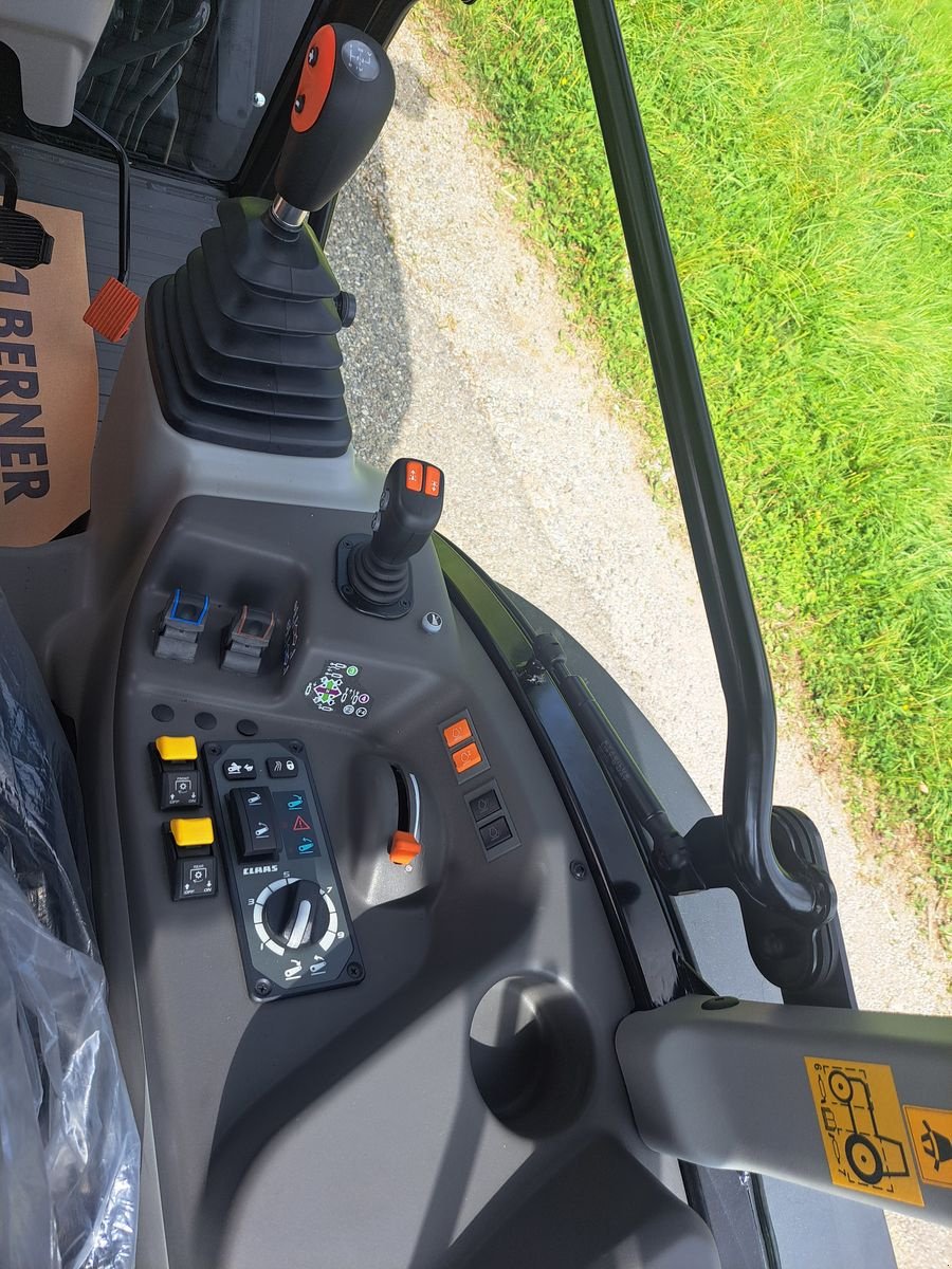 Traktor от тип CLAAS Nexos 240 XL, Neumaschine в Pischelsdorf am Engelbach (Снимка 11)