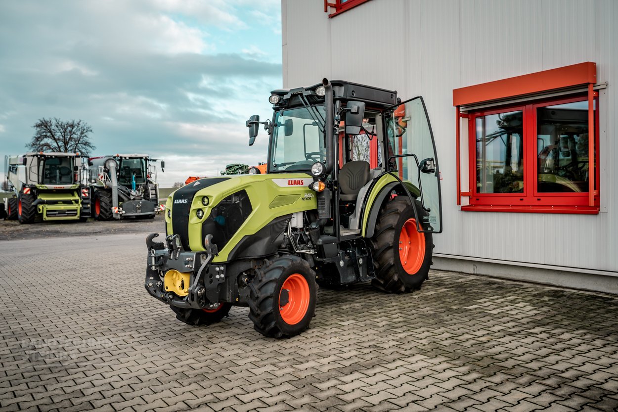 Traktor typu CLAAS Nexos 240, Gebrauchtmaschine v Osterfeld (Obrázek 1)