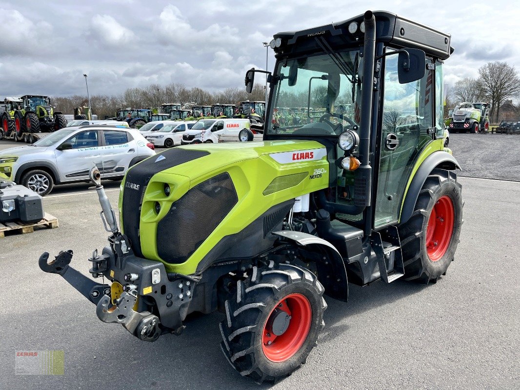 Traktor des Typs CLAAS NEXOS 260 M Advanced, FKH + FZW, nur 907 h !, Gebrauchtmaschine in Westerstede (Bild 1)