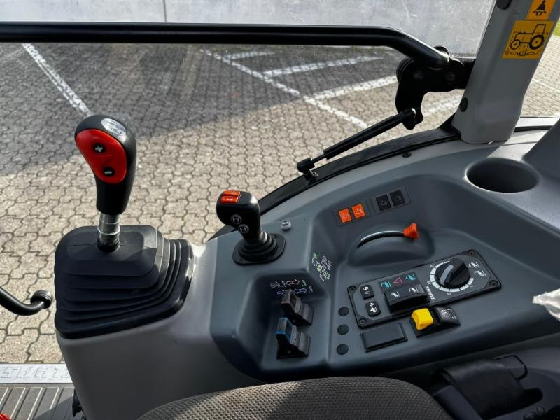 Traktor του τύπου CLAAS NEXOS 260 M, Gebrauchtmaschine σε Hockenheim (Φωτογραφία 12)