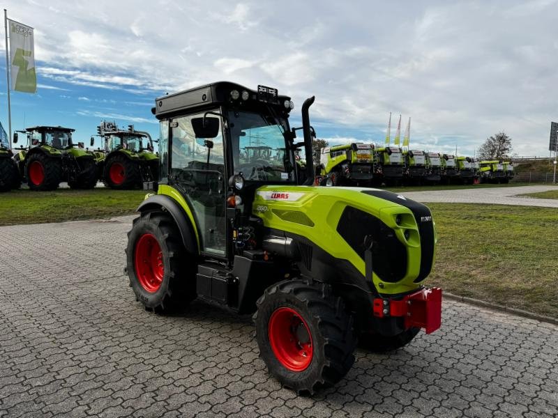 Traktor от тип CLAAS NEXOS 260 S, Gebrauchtmaschine в Hockenheim (Снимка 9)