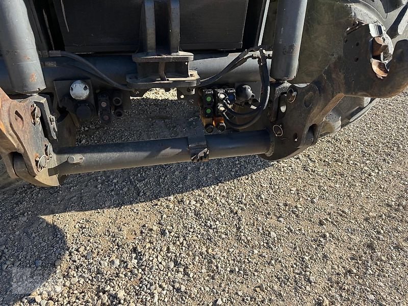 Traktor от тип CLAAS Schlachte Xerion 3800 VC in Teile, Gebrauchtmaschine в Pfeffenhausen (Снимка 4)
