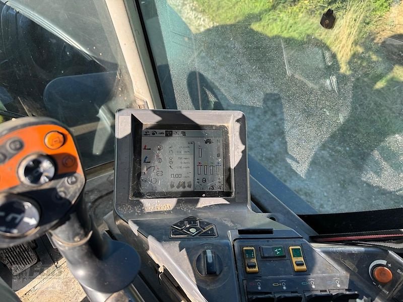 Traktor от тип CLAAS Schlachte Xerion 3800 VC in Teile, Gebrauchtmaschine в Pfeffenhausen (Снимка 12)