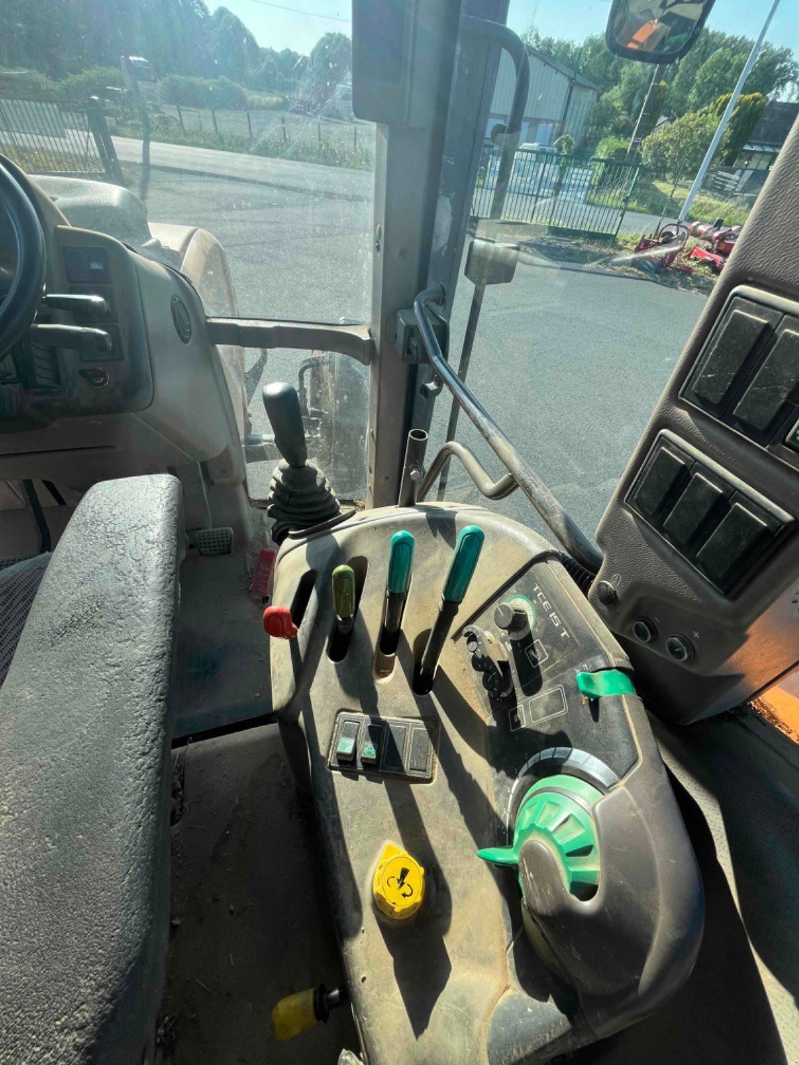 Traktor typu CLAAS Tracteur agricole ARES 656 RZ Claas, Gebrauchtmaschine v LA SOUTERRAINE (Obrázek 10)