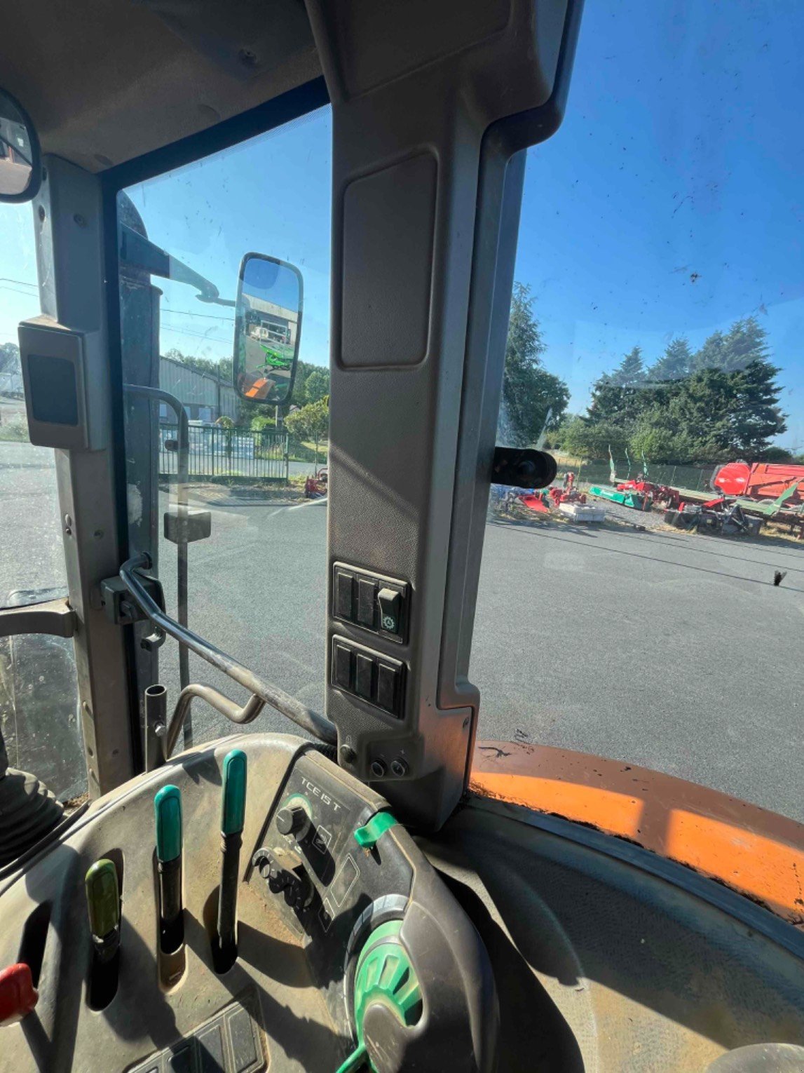 Traktor typu CLAAS Tracteur agricole ARES 656 RZ Claas, Gebrauchtmaschine v LA SOUTERRAINE (Obrázek 11)