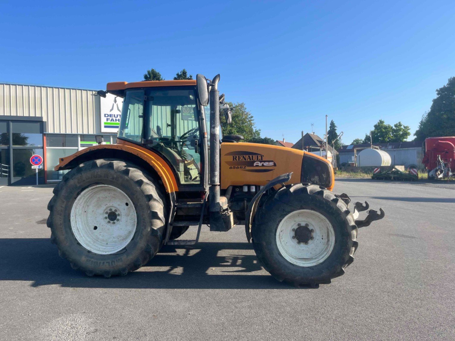 Traktor typu CLAAS Tracteur agricole ARES 656 RZ Claas, Gebrauchtmaschine v LA SOUTERRAINE (Obrázek 2)