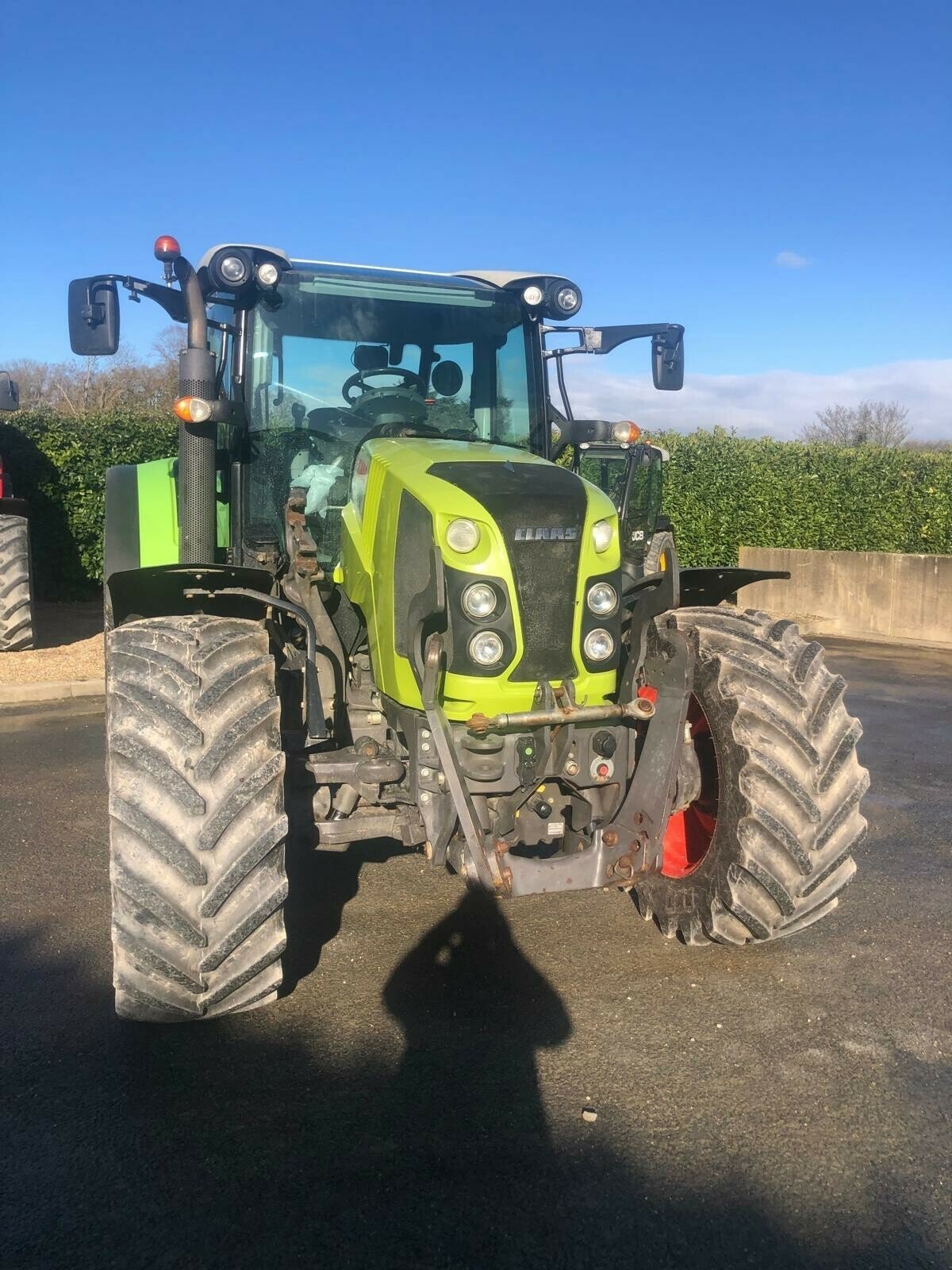 Traktor от тип CLAAS TRACTEUR ARION 460, Gebrauchtmaschine в ST CLEMENT DE LA PLACE (Снимка 1)