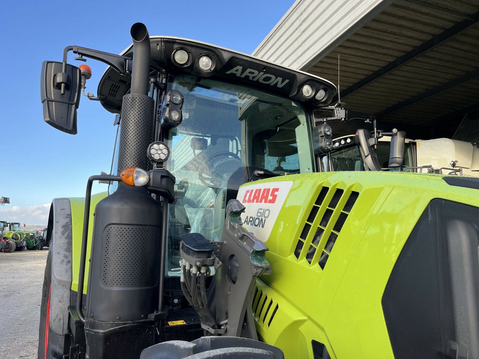 Traktor типа CLAAS TRACTEUR ARION 610 CMATIC, Gebrauchtmaschine в PONTIVY (Фотография 5)