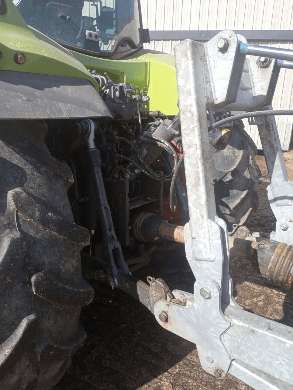Traktor van het type CLAAS TRACTEUR ARION 640 CEBIS HEXA, Gebrauchtmaschine in PONTIVY (Foto 3)