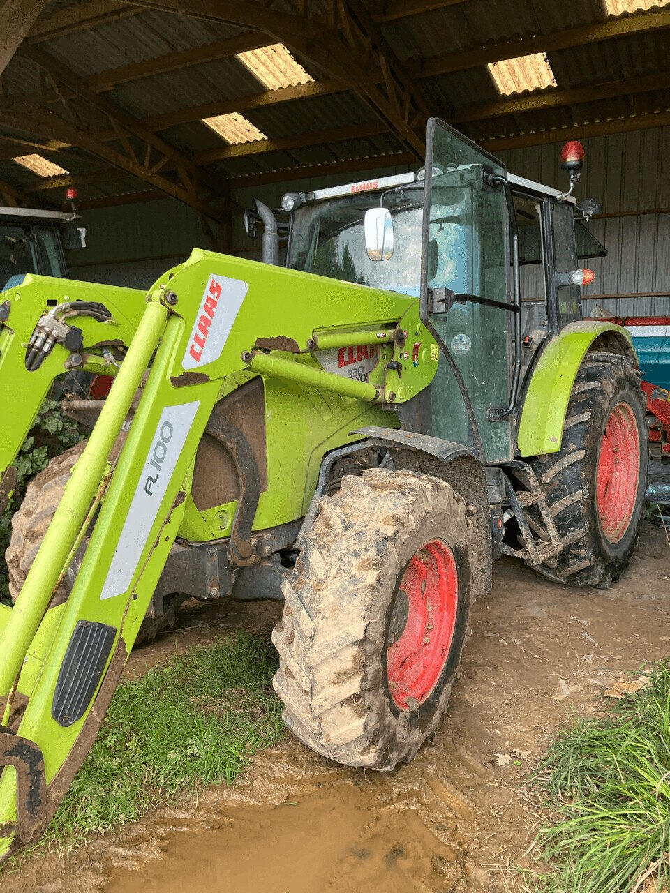 Traktor tip CLAAS TRACTEUR AXOS 330 CX +FL 100, Gebrauchtmaschine in PONTIVY (Poză 1)