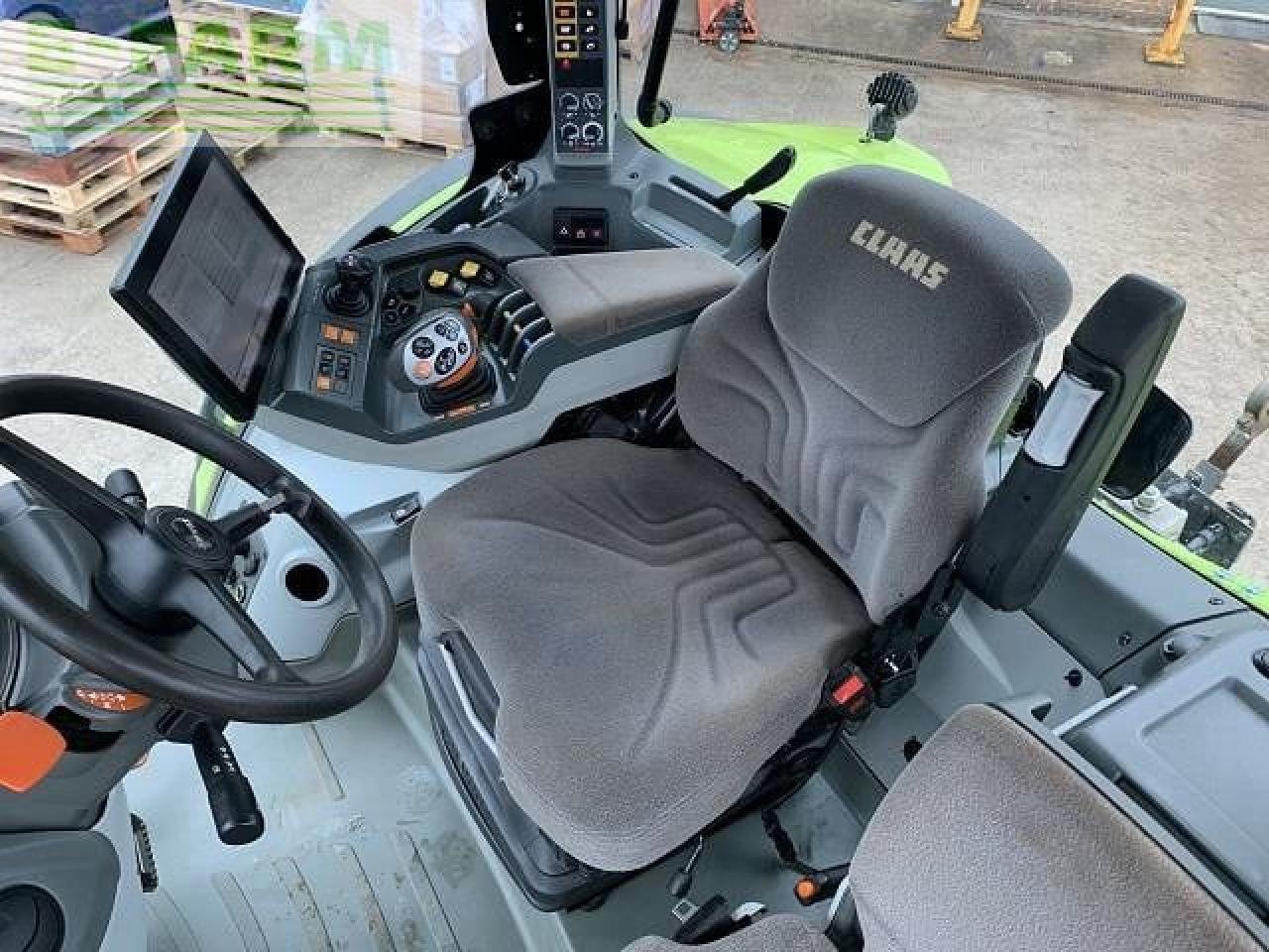 Traktor от тип CLAAS USED AXION 830 CMA, Gebrauchtmaschine в LAUNCESTON (Снимка 4)