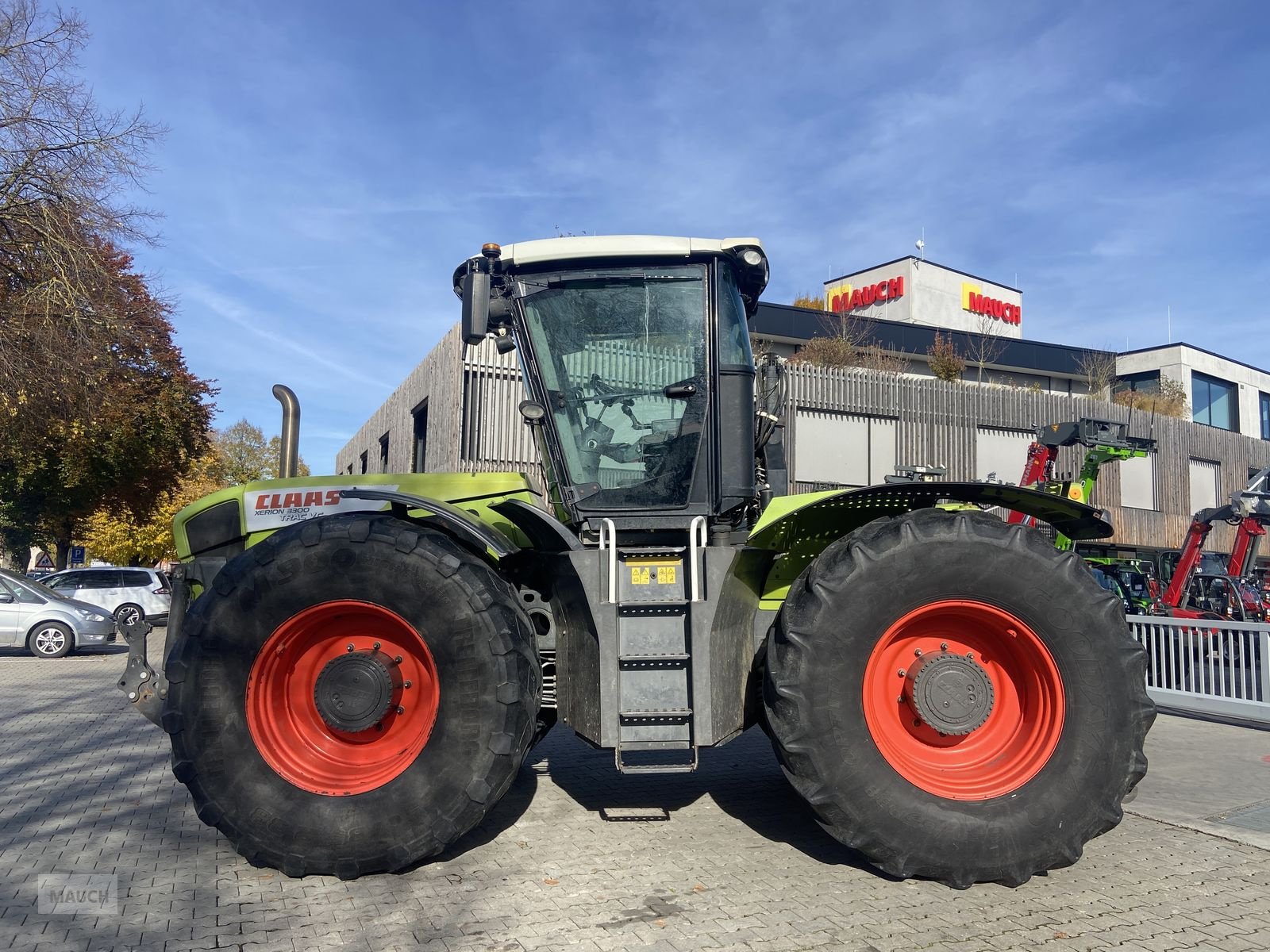 Traktor des Typs CLAAS Xerion 3300 Saddle Trac, Gebrauchtmaschine in Burgkirchen (Bild 11)