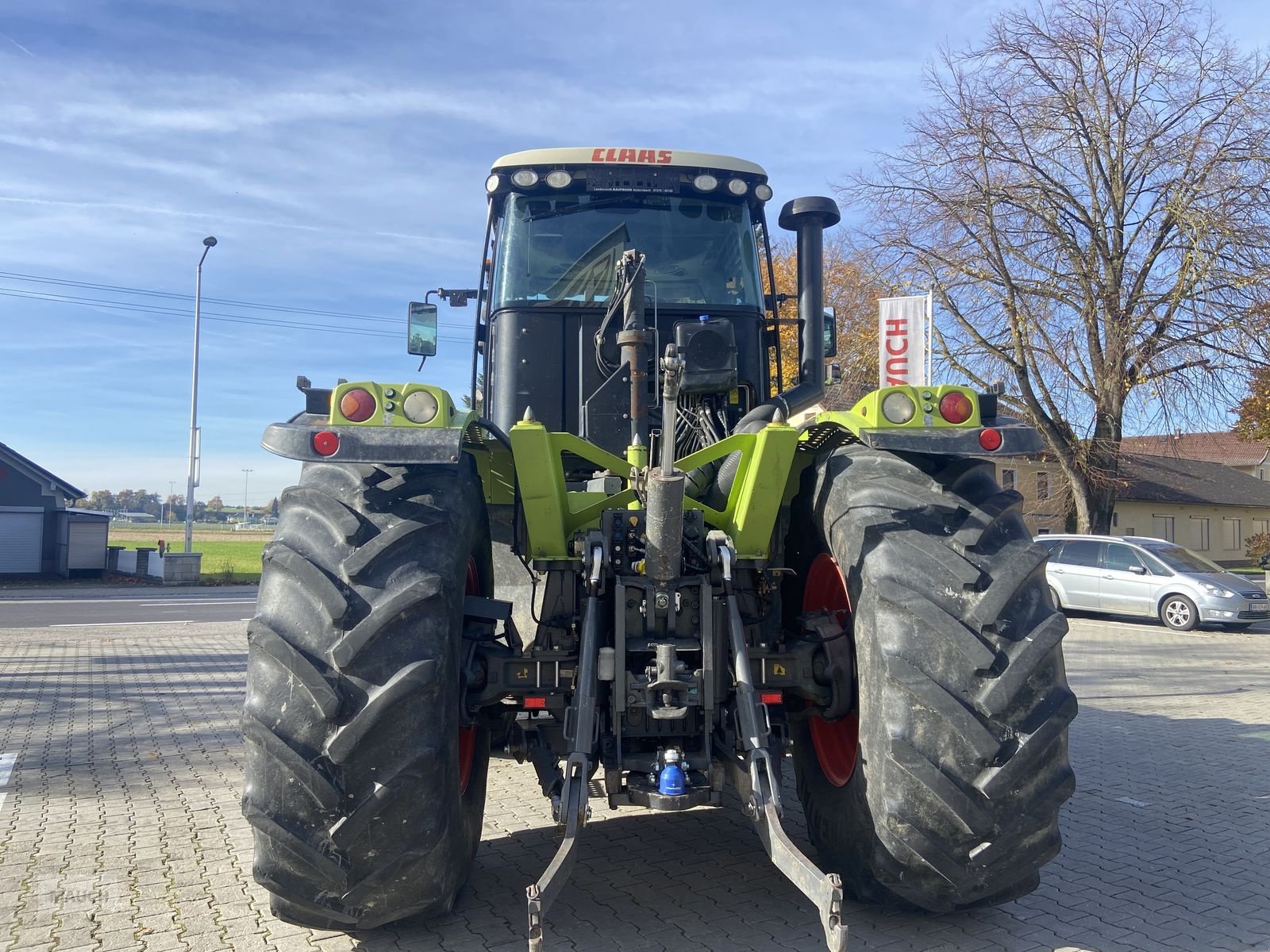 Traktor des Typs CLAAS Xerion 3300 Saddle Trac, Gebrauchtmaschine in Burgkirchen (Bild 7)