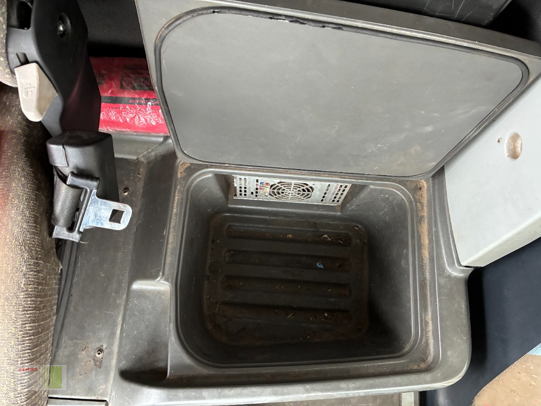 Traktor typu CLAAS XERION 3300 TRAC, Gebrauchtmaschine v Bordesholm (Obrázek 2)