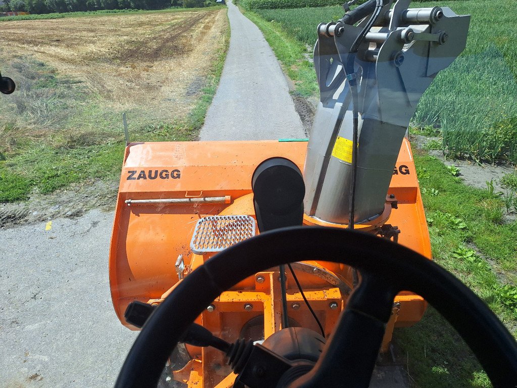 Traktor типа CLAAS Xerion 3300, Gebrauchtmaschine в Chur (Фотография 9)