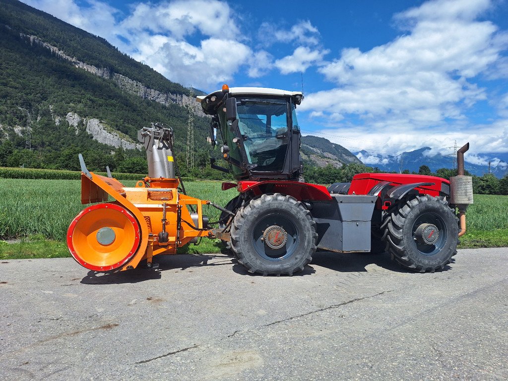 Traktor типа CLAAS Xerion 3300, Gebrauchtmaschine в Chur (Фотография 5)