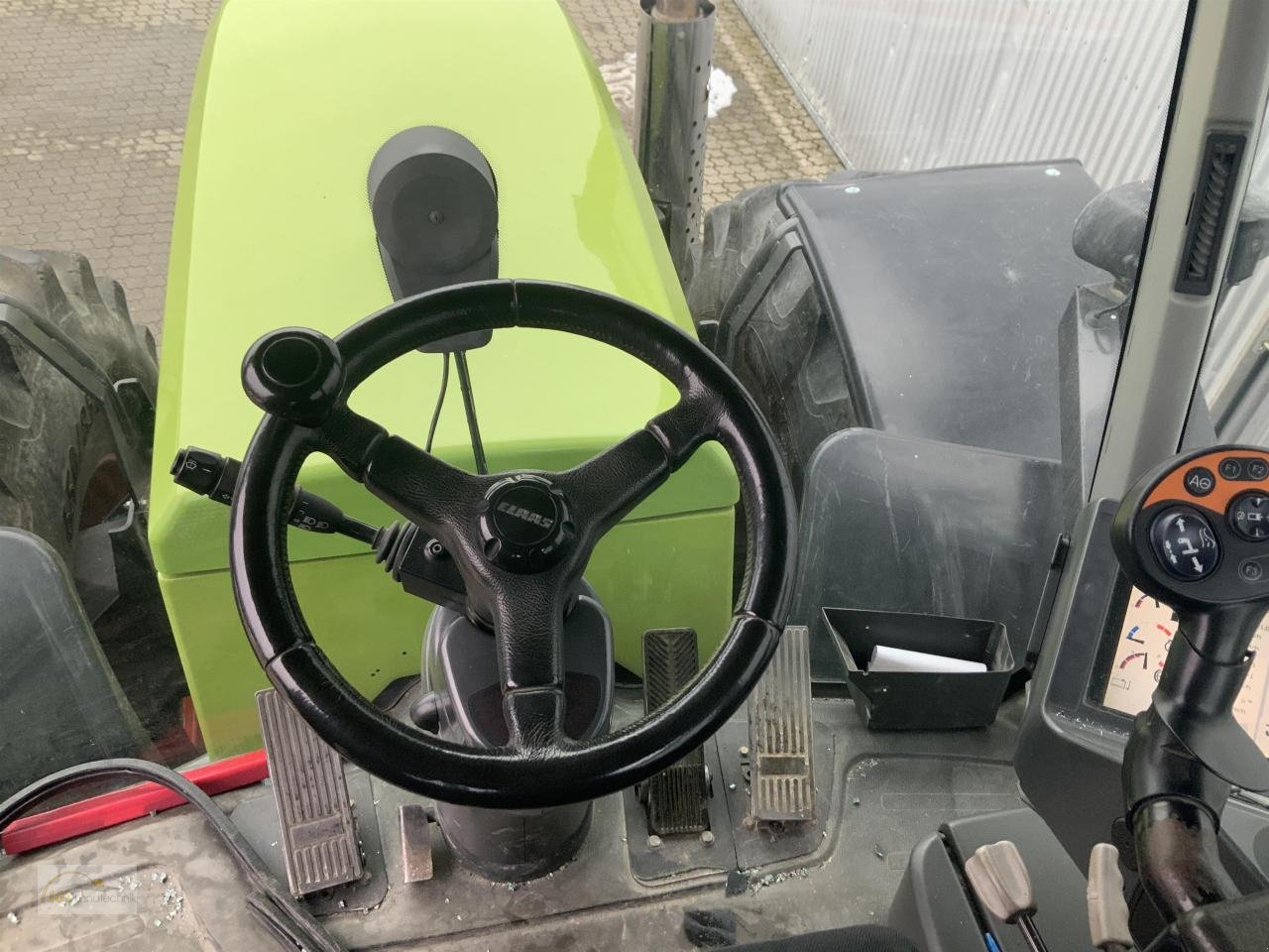 Traktor typu CLAAS Xerion 3300, Gebrauchtmaschine v Pfreimd (Obrázek 5)