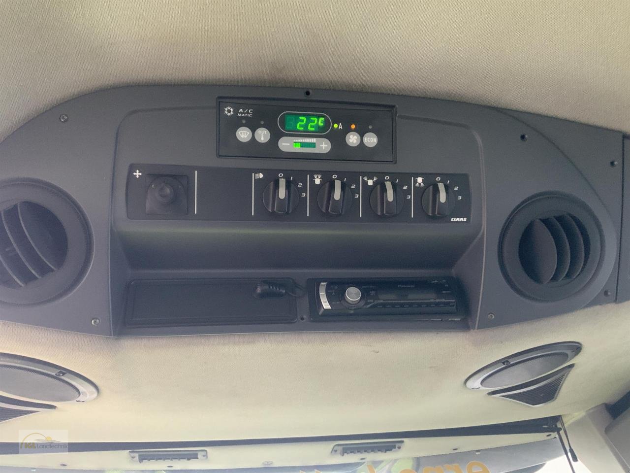 Traktor typu CLAAS Xerion 3300, Gebrauchtmaschine v Pfreimd (Obrázek 9)