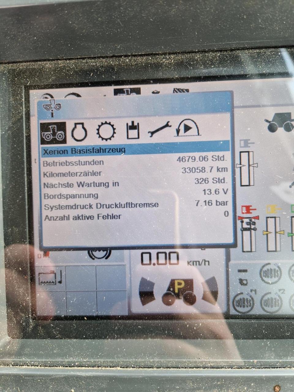 Traktor типа CLAAS Xerion 3800 Saddle Trac mit SGT-Aufbau, Gebrauchtmaschine в Könnern (Фотография 5)