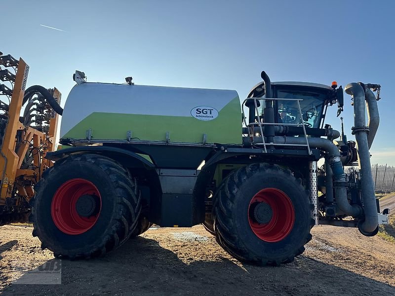 Traktor des Typs CLAAS Xerion 3800 Saddle Trac mit SGT Gülleaufbau, Gebrauchtmaschine in Pfeffenhausen (Bild 5)
