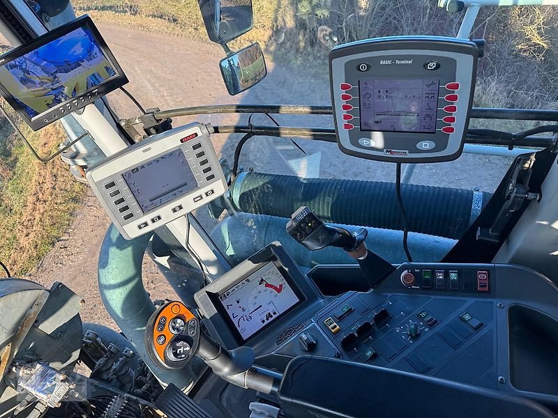 Traktor des Typs CLAAS Xerion 3800 Saddle Trac mit SGT Gülleaufbau, Gebrauchtmaschine in Pfeffenhausen (Bild 19)