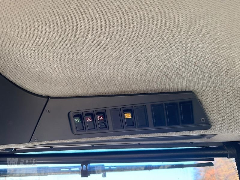 Traktor des Typs CLAAS Xerion 3800 Saddle Trac mit SGT Gülleaufbau, Gebrauchtmaschine in Pfeffenhausen (Bild 18)