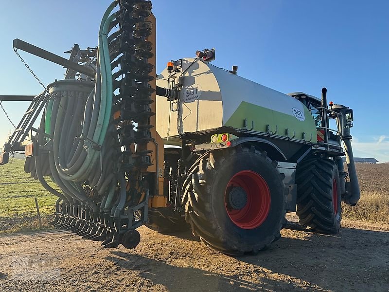 Traktor des Typs CLAAS Xerion 3800 Saddle Trac mit SGT Gülleaufbau, Gebrauchtmaschine in Pfeffenhausen (Bild 7)