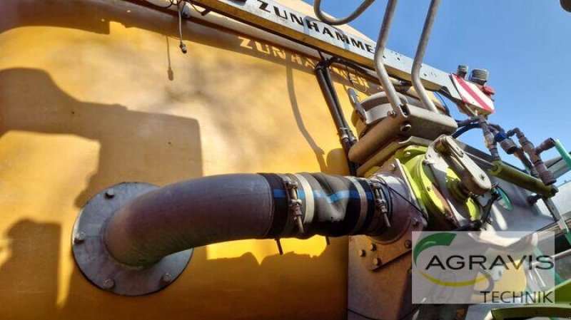 Traktor типа CLAAS XERION 3800 SADDLE TRAC, Gebrauchtmaschine в Melle-Wellingholzhausen (Фотография 7)