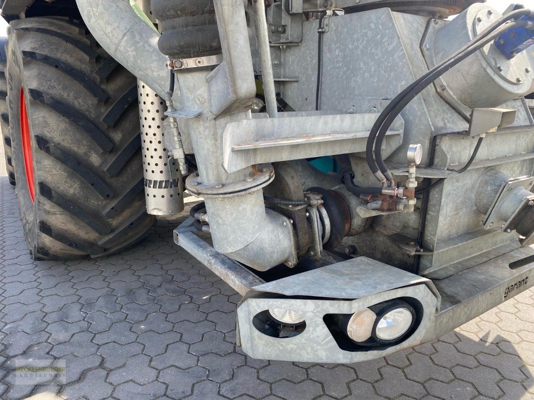 Traktor des Typs CLAAS Xerion 3800 SaddleTrac, Gebrauchtmaschine in Mühlengeez (Bild 12)