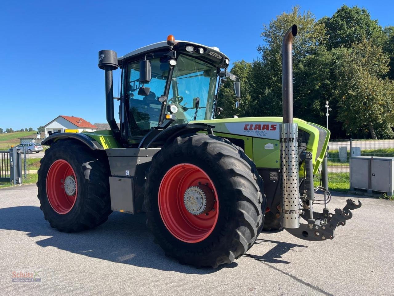 Traktor des Typs CLAAS Xerion 3800 Trac PTO mit GPS S3 mit Frontkraftheber und Heckzapfwelle, kommt vom Erstbesitzer, gepfl, Gebrauchtmaschine in Schierling (Bild 2)