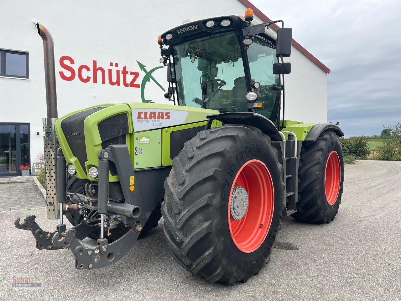 Traktor des Typs CLAAS Xerion 3800 Trac PTO mit GPS S3 mit Frontkraftheber und Heckzapfwelle, kommt vom Erstbesitzer, gepfl, Gebrauchtmaschine in Schierling (Bild 7)