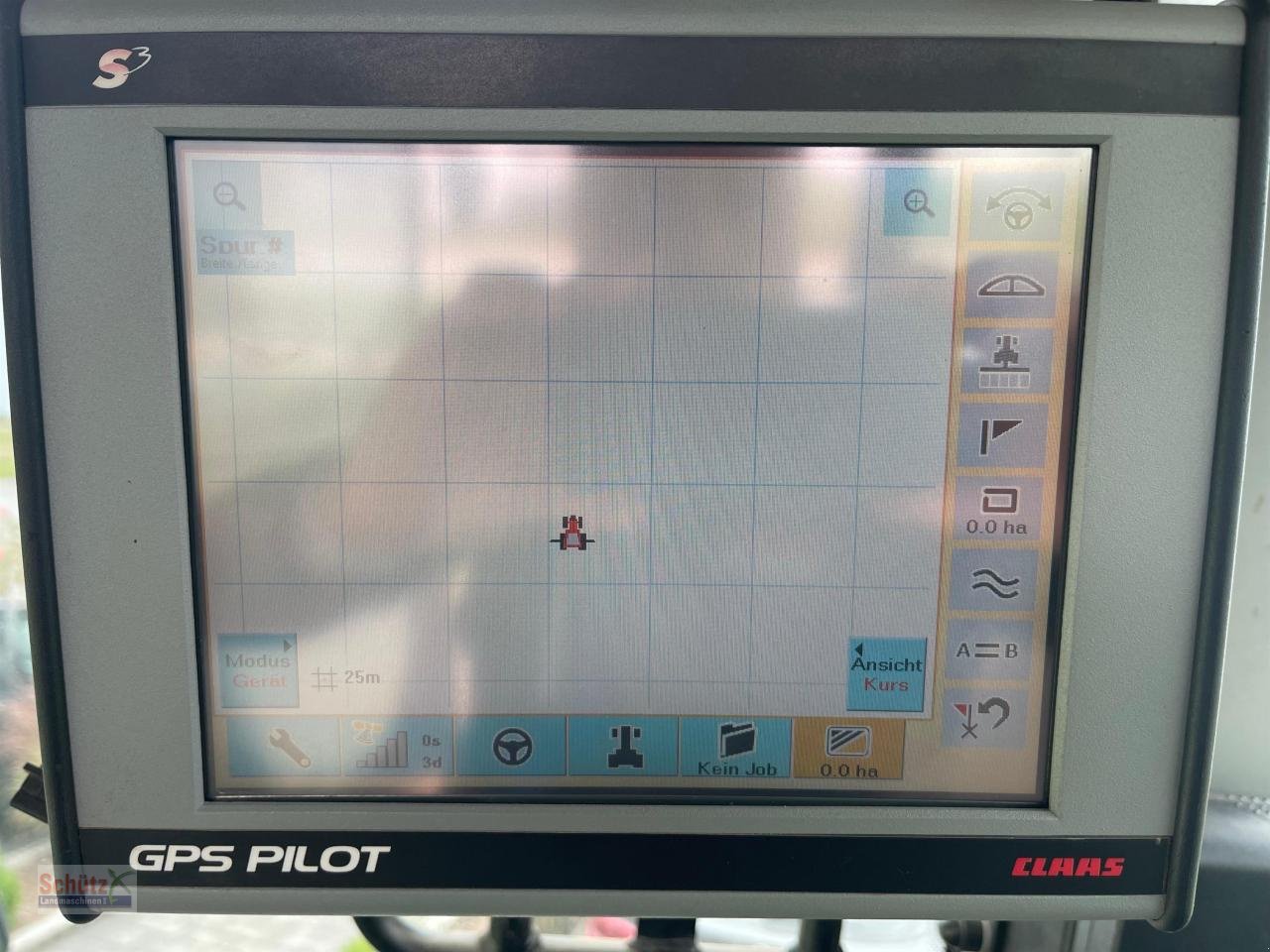 Traktor des Typs CLAAS Xerion 3800 Trac PTO mit GPS S3 mit Frontkraftheber und Heckzapfwelle, kommt vom Erstbesitzer, gepfl, Gebrauchtmaschine in Schierling (Bild 12)