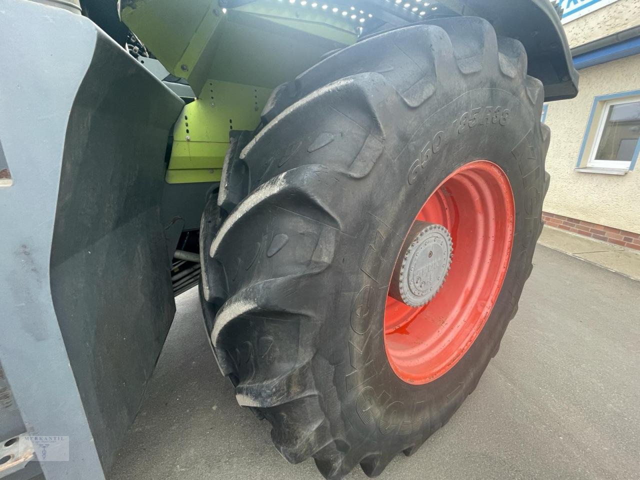 Traktor of the type CLAAS Xerion 3800 Trac VC- Neuer Preis, Gebrauchtmaschine in Pragsdorf (Picture 13)