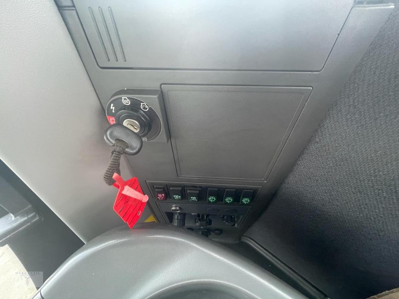 Traktor of the type CLAAS Xerion 3800 Trac VC- Neuer Preis, Gebrauchtmaschine in Pragsdorf (Picture 16)