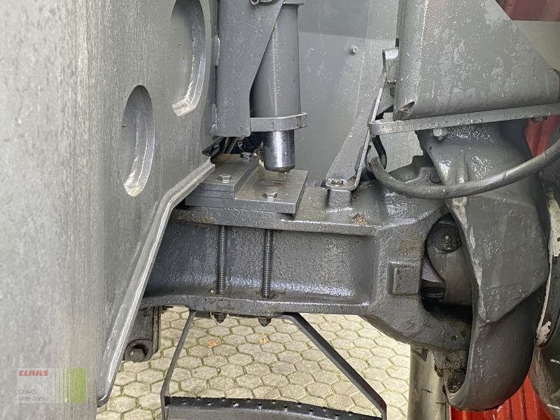 Traktor des Typs CLAAS XERION 3800 TRAC VC, Gebrauchtmaschine in Vohburg (Bild 17)