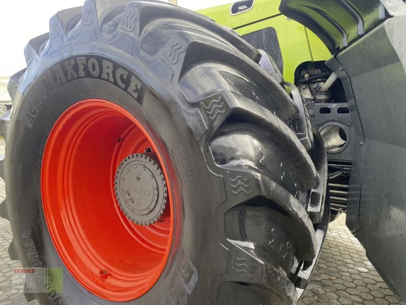 Traktor des Typs CLAAS XERION 3800 TRAC VC, Gebrauchtmaschine in Vohburg (Bild 12)