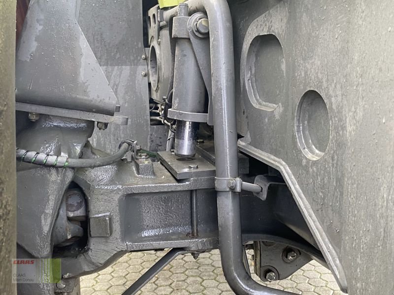 Traktor des Typs CLAAS XERION 3800 TRAC VC, Gebrauchtmaschine in Vohburg (Bild 16)