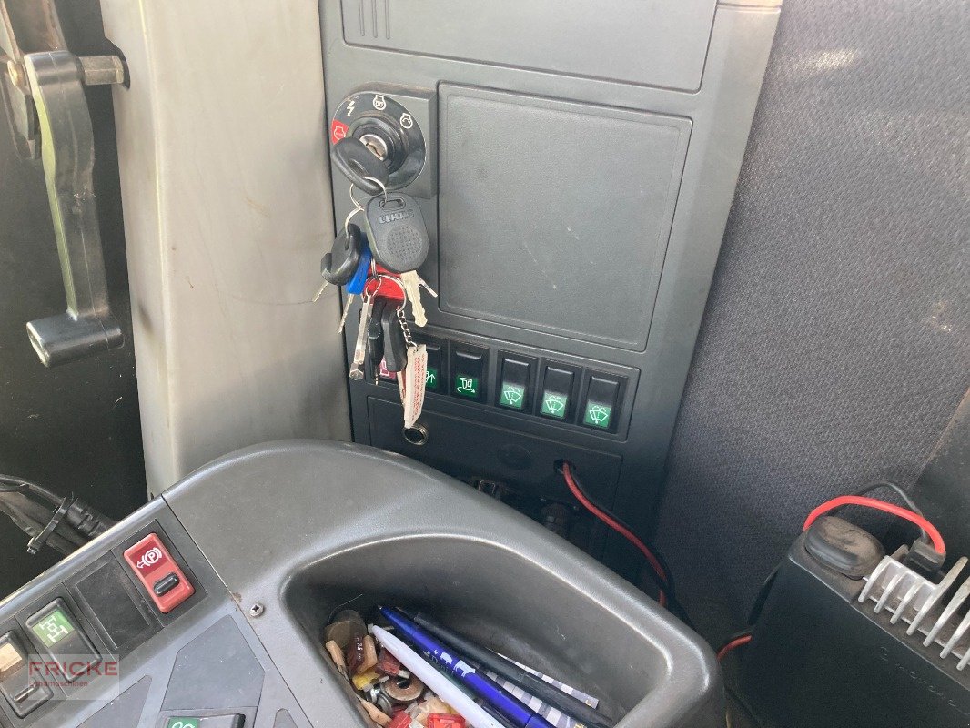 Traktor typu CLAAS Xerion 3800 Trac VC, Gebrauchtmaschine w Bockel - Gyhum (Zdjęcie 17)