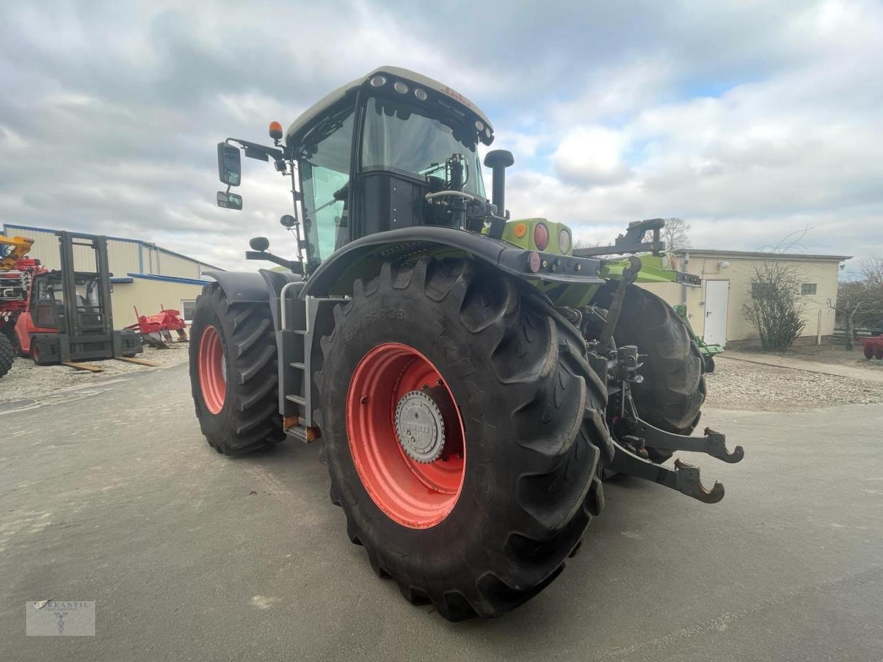 Traktor Türe ait CLAAS Xerion 3800 Trac VC, Gebrauchtmaschine içinde Pragsdorf (resim 4)