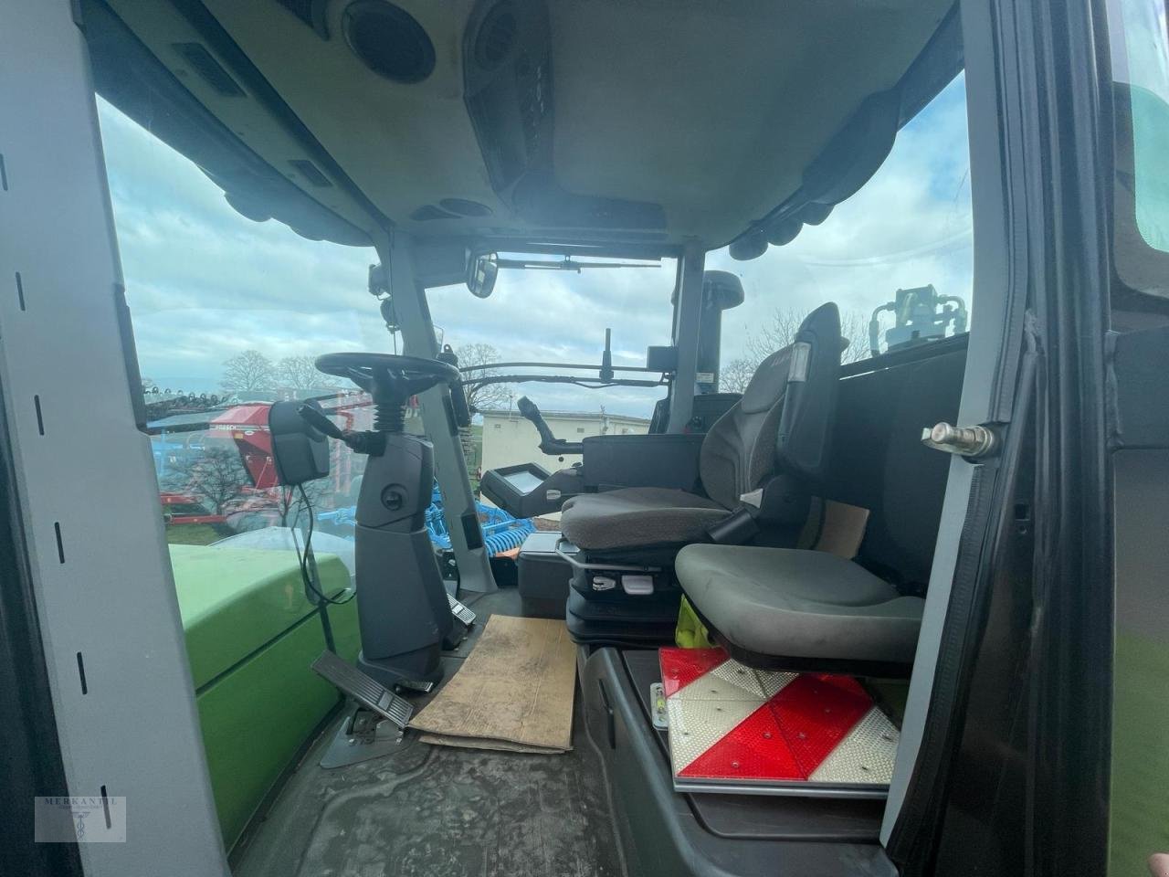 Traktor Türe ait CLAAS Xerion 3800 Trac VC, Gebrauchtmaschine içinde Pragsdorf (resim 16)